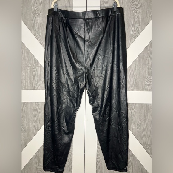 224. NEW Nina Parker Black Faux Leather Pants 2X - Picture 1 of 7